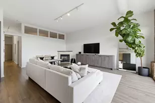 2101 W Rice St, Chicago, IL 60622 - Photo 10