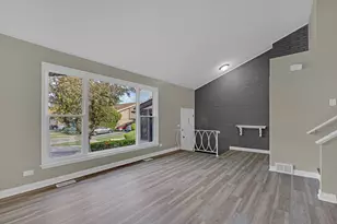 9272 N Home Terrace, Des Plaines, IL 60016 - Photo 2