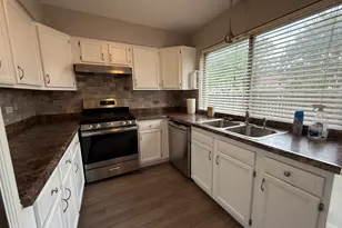 1927 Governors Ln, Hoffman Estates, IL 60169 - Photo 10