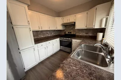 1927 Governors Lane, Hoffman Estates, IL 60169 - Photo 8