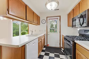 2456 Bridgewater Dr, Woodstock, IL 60098 - Photo 14