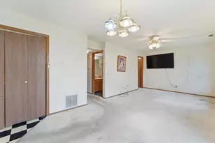 2456 Bridgewater Dr, Woodstock, IL 60098 - Photo 20