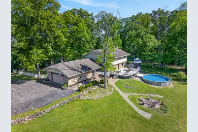39700 N Dilleys Road, Wadsworth, IL 60083 - Photo 1