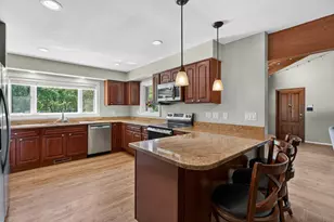 39700 N Dilleys Rd, Wadsworth, IL 60083 - Photo 4