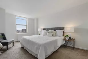525 W Hawthorne Pl, Chicago, IL 60657 - Photo 14