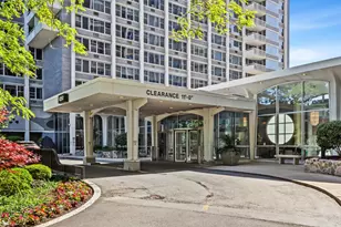 4250 N Marine Dr, Chicago, IL 60613 - Photo 4
