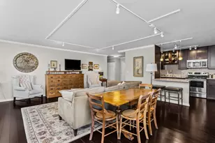 4250 N Marine Dr, Chicago, IL 60613 - Photo 10