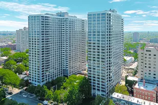4250 N Marine Dr, Chicago, IL 60613 - Photo 32