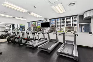 4250 N Marine Dr, Chicago, IL 60613 - Photo 26