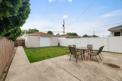 5424 N Mobile Avenue, Chicago, IL 60630 - Photo 16