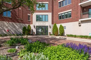 201 N Vail Ave, Arlington Heights, IL 60004 - Photo 2