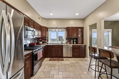 201 N Vail Avenue #807, Arlington Heights, IL 60004 - Photo 10