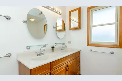 1033 Hayes Avenue, Oak Park, IL 60302 - Photo 20