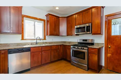 1033 Hayes Avenue, Oak Park, IL 60302 - Photo 4
