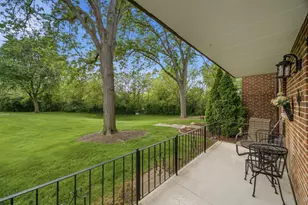 11012 S Theresa Circle, Palos Hills, IL 60465 - Photo 4