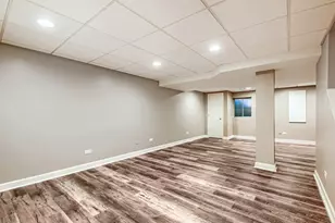 1820 Nicholson Dr, Hoffman Estates, IL 60192 - Photo 30