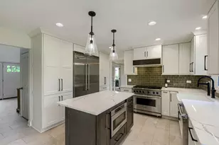 1820 Nicholson Dr, Hoffman Estates, IL 60192 - Photo 10