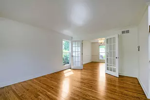 1820 Nicholson Dr, Hoffman Estates, IL 60192 - Photo 6