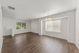 97 W Amberley Dr, Round Lake, IL 60073 - Photo 6