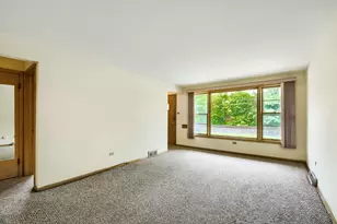 10749 S Rockwell St, Chicago, IL 60655 - Photo 2