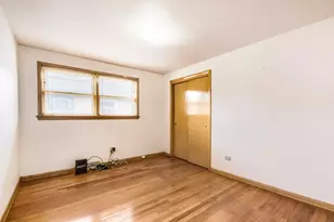 10749 S Rockwell St, Chicago, IL 60655 - Photo 4