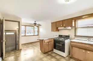 10749 S Rockwell St, Chicago, IL 60655 - Photo 8