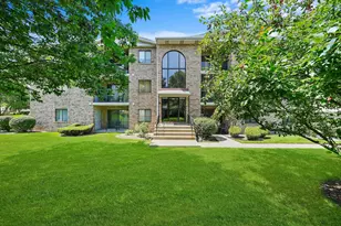 13248 W Circle Dr Pkwy, Crestwood, IL 60418 - Photo 2