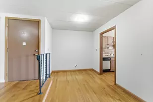 13248 W Circle Dr Pkwy, Crestwood, IL 60418 - Photo 4