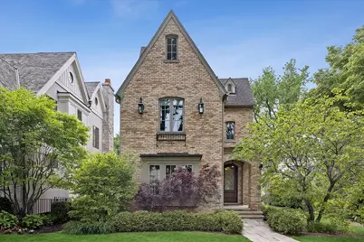 704 S Lincoln Street, Hinsdale, IL 60521 - Photo 1
