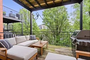 1929 N Sawyer Ave, Chicago, IL 60647 - Photo 20