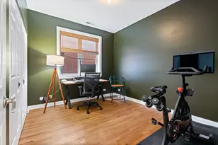 1929 N Sawyer Ave, Chicago, IL 60647 - Photo 18