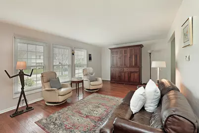 1255 Laurel Avenue, Deerfield, IL 60015 - Photo 4