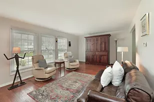 1255 Laurel Ave, Deerfield, IL 60015 - Photo 4