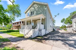 207 S Ottawa St, Joliet, IL 60436 - Photo 2