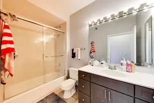 421 W Huron St, Chicago, IL 60654 - Photo 12