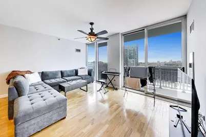 421 W Huron Street #1303, Chicago, IL 60654 - Photo 6