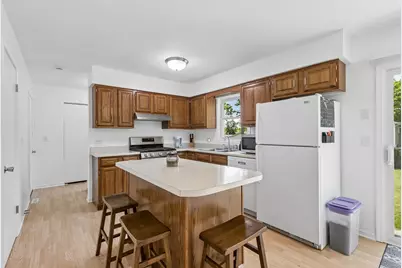 826 Elm Avenue, Round Lake Park, IL 60073 - Photo 8