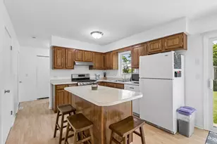 826 Elm Ave, Round Lake Park, IL 60073 - Photo 8