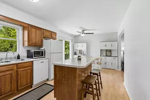 826 Elm Ave, Round Lake Park, IL 60073 - Photo 10