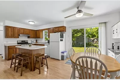 826 Elm Avenue, Round Lake Park, IL 60073 - Photo 6