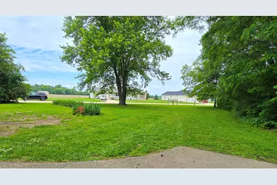 787 Walnut Hill Road, Centralia, IL 62801 - Photo 8