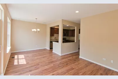 2927 White Thorn Circle #2927, Naperville, IL 60564 - Photo 2