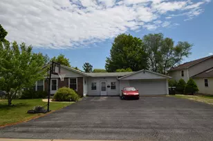 1531 N East End Ave, Round Lake Beach, IL 60073 - Photo 6