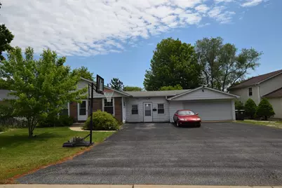 1531 N East End Avenue, Round Lake Beach, IL 60073 - Photo 2