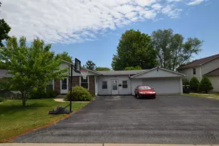 1531 N East End Ave, Round Lake Beach, IL 60073 - Photo 2