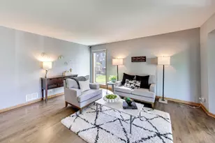 845 Saugatuck Trail, Vernon Hills, IL 60061 - Photo 6