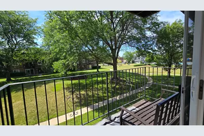 9388 Bay Colony Drive #2N, Des Plaines, IL 60016 - Photo 4