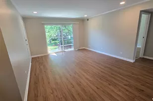 9388 Bay Colony Dr, Des Plaines, IL 60016 - Photo 12