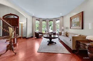 304 Juliana Ln, Bloomingdale, IL 60108 - Photo 4