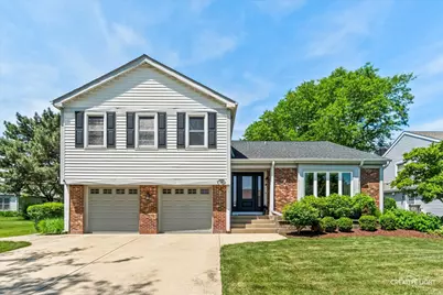2266 Richmond Drive, Wheaton, IL 60189 - Photo 1